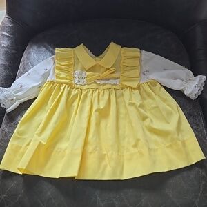 Vintage Dress Baby Girls 6 12 M Yellow Eyelet Lace Collar Ruffles Smocked Summer